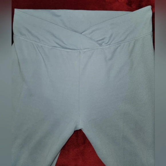 Jockey Gray Leggings with Soft Stretchy Fabric and Wide Waistband - Picture 2 of 4